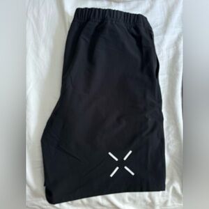 Ten Thousand foundation shorts black size large 9 inch lined